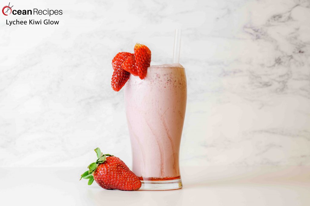 Green kiwifruit almond milk smoothie