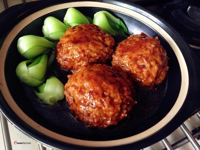 Braised Pork Ball in Brown Sauce
