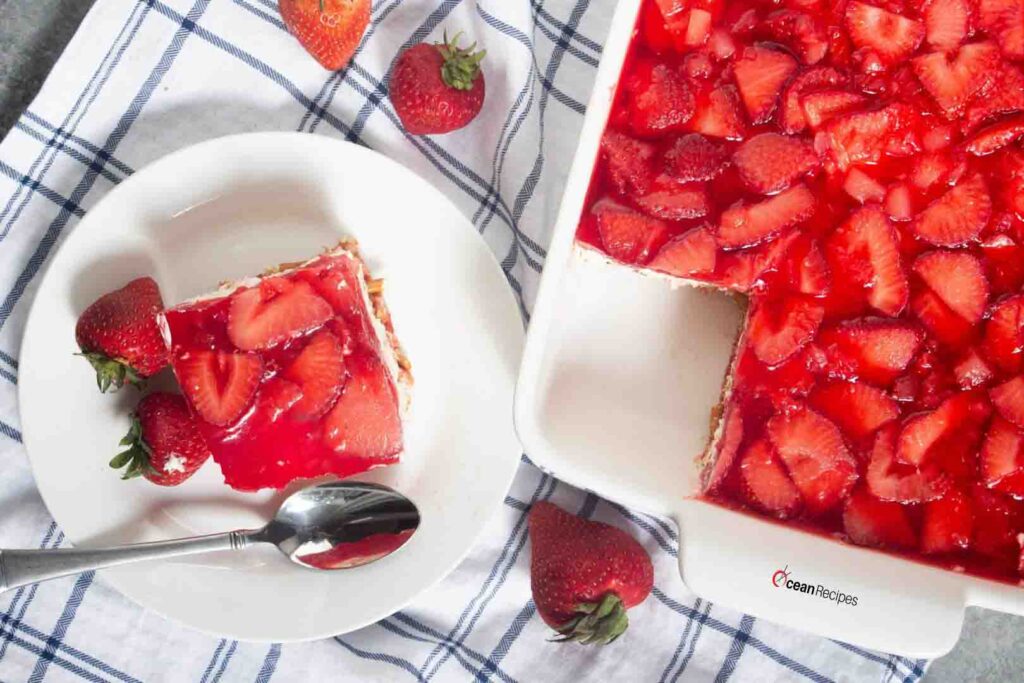 strawberry pretzel dessert