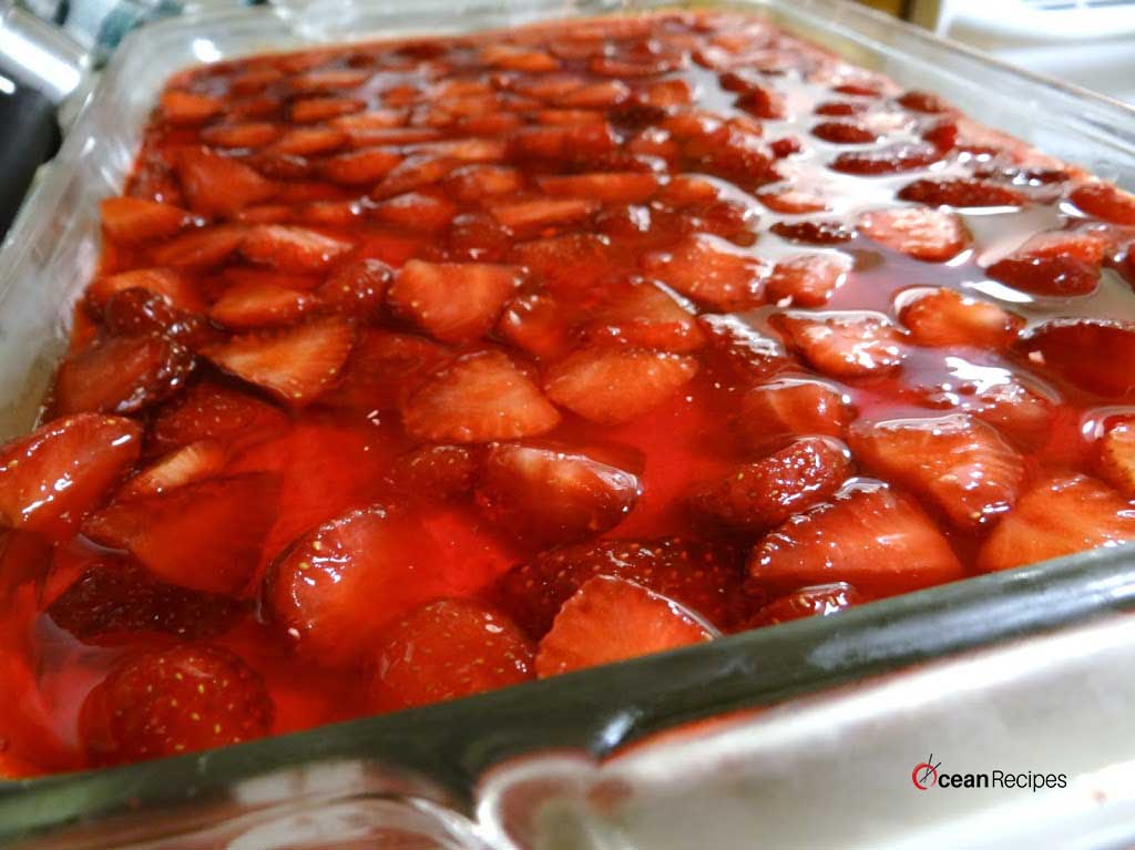 strawberry pretzel dessert