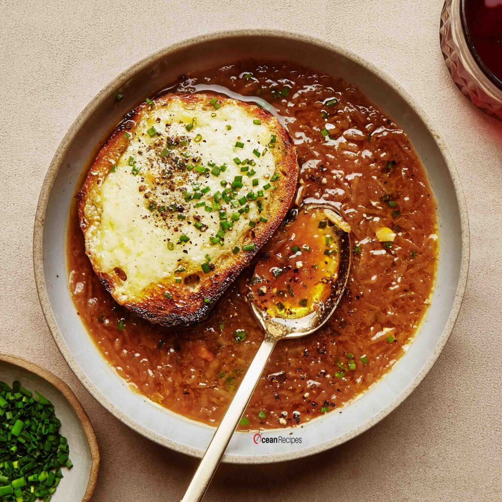 French onion soup is the best, warm, cozy, and flavorful soup that is prepared with beef stock and the best-caramelized onions.