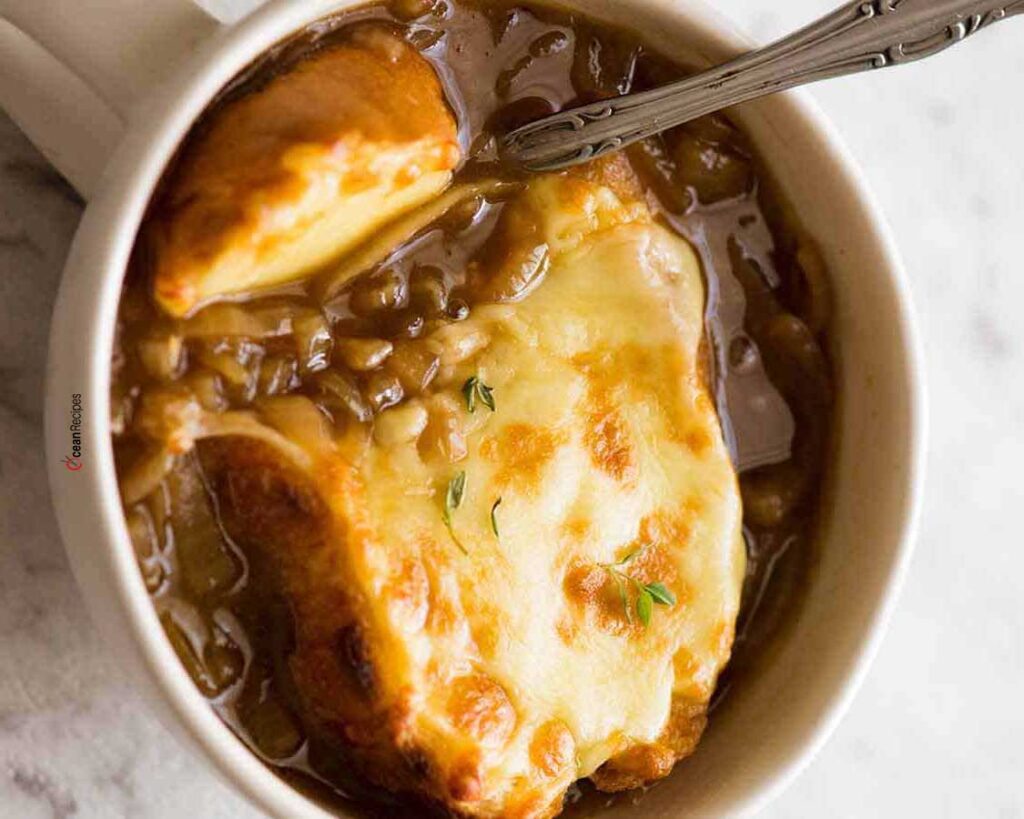French onion soup is the best, warm, cozy, and flavorful soup that is prepared with beef stock and the best-caramelized onions.