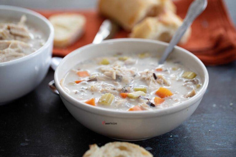 Slow Cooker Creamy Chicken and Wild Rice Soup
